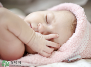 夏季怎么預(yù)防寶寶著涼？怎么預(yù)防寶寶涼著肚子？