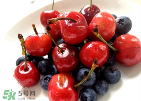 藍莓和櫻桃可以一起吃嗎？藍莓和櫻桃哪個好吃？