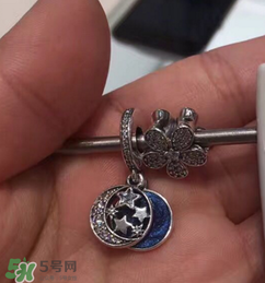 pandora繁星童話手鏈?zhǔn)鞘裁床馁|(zhì)？潘多拉繁星童話是銀的嗎？