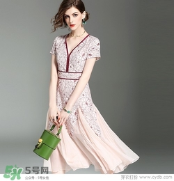 7月份穿什么衣服？七月份穿衣搭配