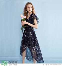 7月份穿什么衣服？七月份穿衣搭配