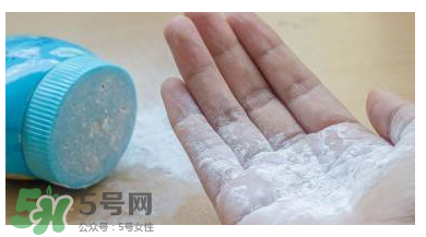 爽身粉對痱子有用嗎？爽身粉能預防痱子嗎？