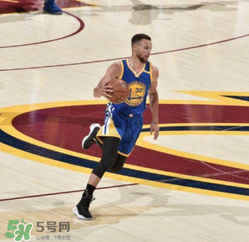 under armour curry4 low什么樣？庫里第四代總決賽戰(zhàn)靴低幫版諜照