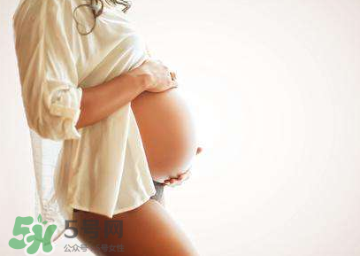 孕婦長(zhǎng)痱子可以用痱子粉嗎？痱子粉對(duì)孕婦有危害嗎？
