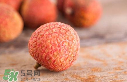 荔枝用什么藥水保鮮？吃荔枝為什么要用鹽水泡