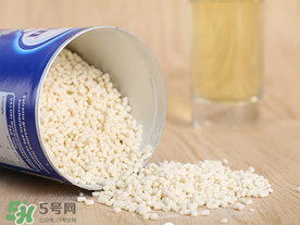 美林菊花晶可以和奶粉一起喝嗎？美林菊花晶可以加在奶里嗎？
