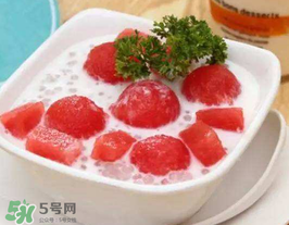 西瓜汁可以加牛奶嗎？西瓜汁和牛奶可以一起喝嗎？
