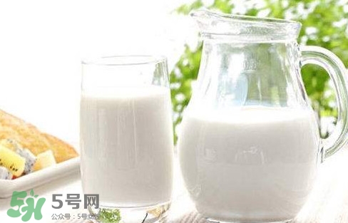 芭蕉能和牛奶一起吃嗎？牛奶可以和芭蕉一起吃嗎
