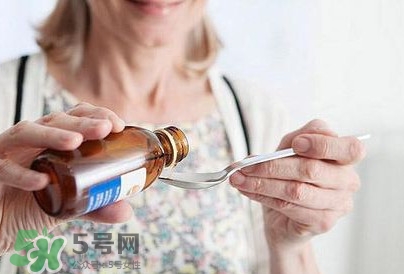 感冒藥和消炎藥能一起吃嗎？感冒藥吃多了會怎樣