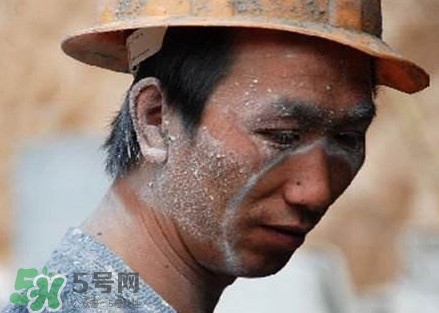 矽肺病和塵肺病哪個比較嚴重？矽肺病與塵肺病的區(qū)別