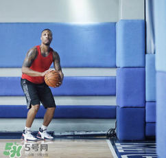 adidas dame3阿迪達斯利拉德三代獨立日配色多少錢？