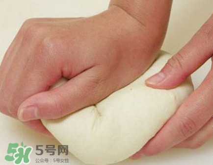 韭菜盒子用什么面粉？韭菜盒子能用高筋面粉？