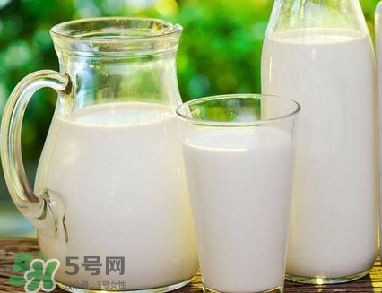 脫脂牛奶熱量高嗎？脫脂牛奶會(huì)發(fā)胖嗎