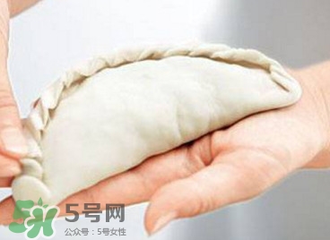 韭菜盒子用什么水和面？韭菜盒子和面用冷水還是熱水