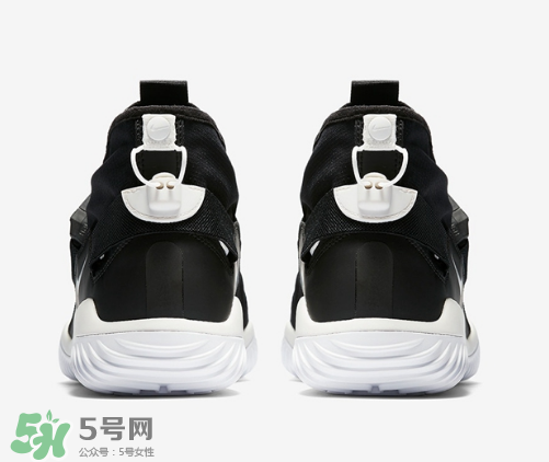 nikelab acg 07 kmtr機(jī)能運(yùn)動(dòng)鞋黑白配色多少錢？