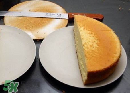 戚風(fēng)蛋糕為什么不蓬松？戚風(fēng)蛋糕不蓬松的原因