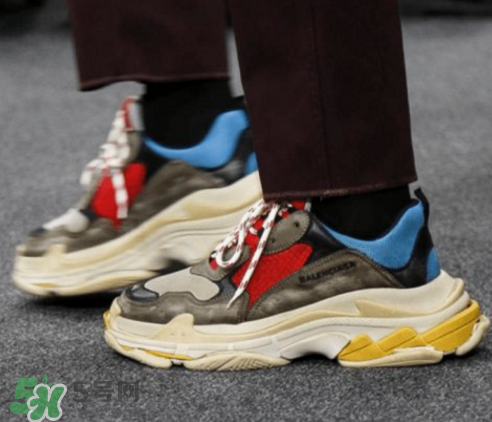 balenciaga triple s怎么預(yù)定？巴黎世家秋冬新款運(yùn)動(dòng)鞋在哪預(yù)定？