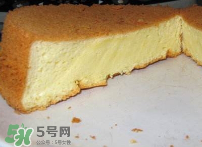 怎么判斷戚風(fēng)蛋糕烤熟了？戚風(fēng)蛋糕沒烤熟怎么辦
