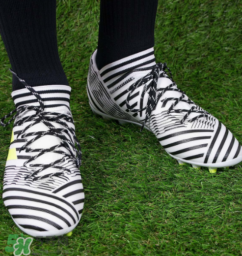 adidas nemeziz 17+怎么樣？阿迪達(dá)斯斑馬足球鞋測(cè)評(píng)