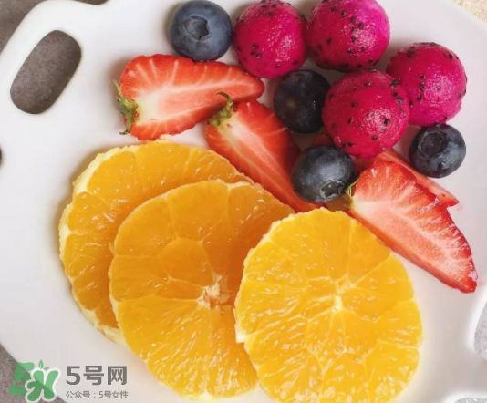 藍(lán)莓和橙子能一起吃嗎？藍(lán)莓和橙子一起吃好嗎？