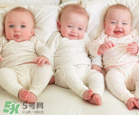 母乳喂養(yǎng)胸會變小嗎？母乳喂養(yǎng)胸會不會變??？
