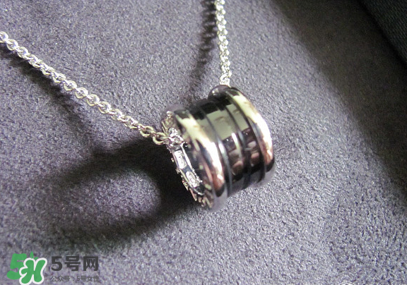 寶格麗小紅人項(xiàng)鏈?zhǔn)鞘裁床馁|(zhì)？寶格麗小紅人項(xiàng)鏈材質(zhì)介紹