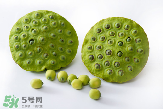 蓮蓬子中間的芯能吃嗎？蓮蓬子的功效與作用