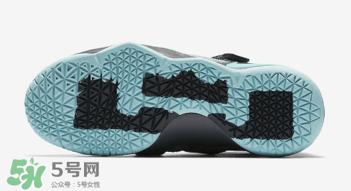 nike lebron soldier 11 igloo多少錢？耐克士兵11冰屋配色價格