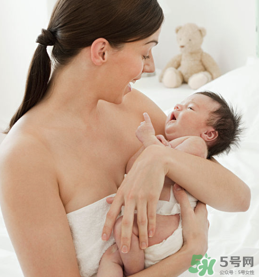 新生兒母乳喂養(yǎng)腹瀉需要換奶粉喂嗎？