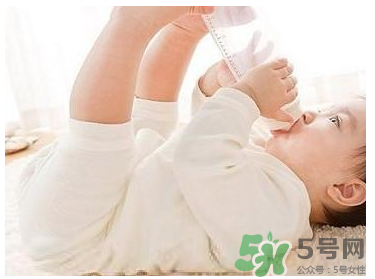 新生兒一月長幾斤正常？新生兒一月長多少厘米？