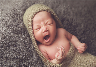 新生兒吃母乳會撐到嗎？新生兒吃母乳會吃撐嗎？