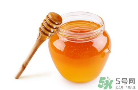 黑枸杞能和蜂蜜一起喝嗎？蜂蜜可以和黑枸杞一起喝嗎
