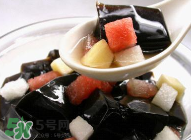 龜苓膏是烏龜做的嗎？龜苓膏是什么做的？