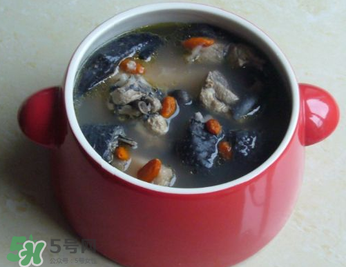 榴蓮殼燉排骨殼能吃嗎？榴蓮殼燉排骨什么味道？