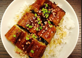 鰻魚(yú)飯三吃是什么？鰻魚(yú)飯吃法有講究嗎