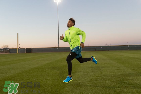 new balance fuelcell跑鞋腳感怎么樣_值得買嗎？