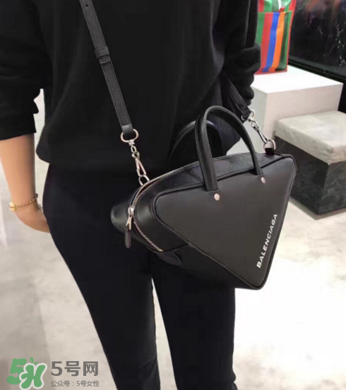 balenciaga三角包尺寸多大？巴黎世家三角形包包尺寸介紹