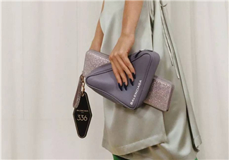 balenciaga三角包尺寸多大？巴黎世家三角形包包尺寸介紹