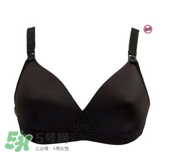 哺樂(lè)多和媽媽喂哪個(gè)好？哺樂(lè)多和媽媽喂內(nèi)衣怎么選？