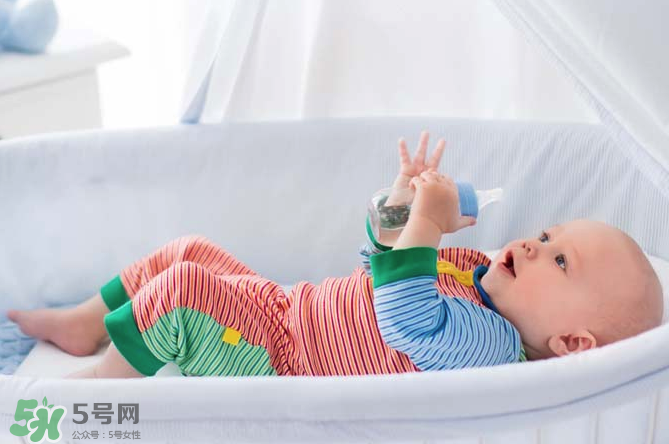 嬰兒吐奶和氙氣有關(guān)系嗎？氙氣會影響嬰兒吐奶嗎？