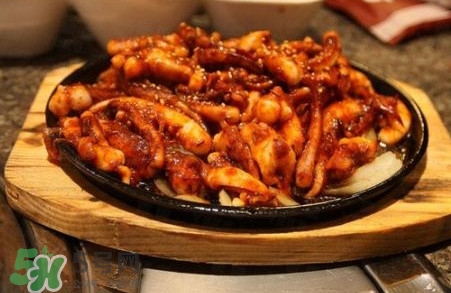 鐵板魷魚怎么做好吃？鐵板魷魚使用了什么香料