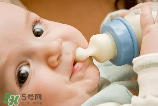 如何戒夜奶寶寶不痛苦？寶寶如何戒夜奶？