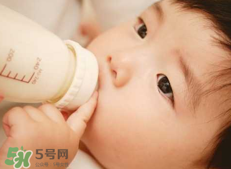 如何戒夜奶寶寶不痛苦？寶寶如何戒夜奶？