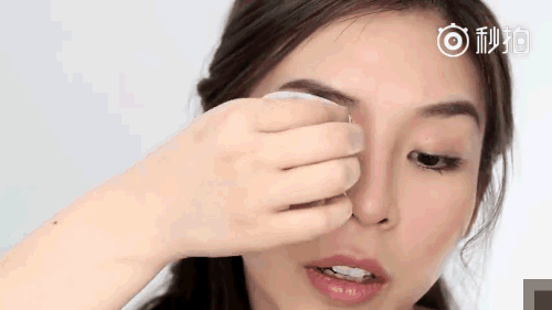 眼影貼怎么用？眼影貼使用方法