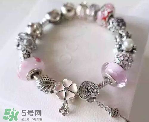 潘多拉手鏈好還是手鐲好？pandora手鏈和手鐲哪個比較好看？