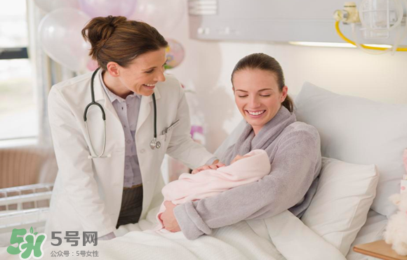 三伏天坐月子可以洗澡嗎？三伏天坐月子可以穿短袖嗎？