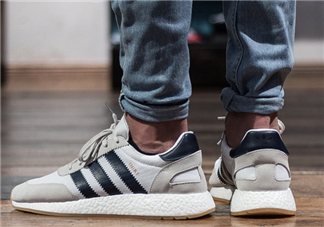adidas iniki runner上腳效果怎么樣？阿迪達(dá)斯復(fù)古跑鞋好看嗎？