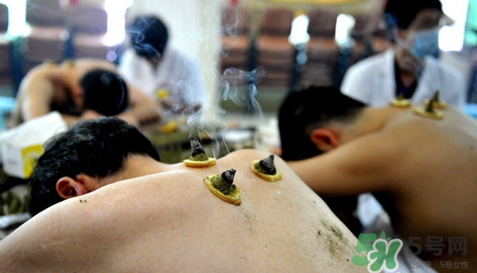 貼三伏灸癢是怎么回事？貼三伏灸癢怎么辦？