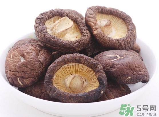 買香菇怎么挑選？干香菇怎么挑選？