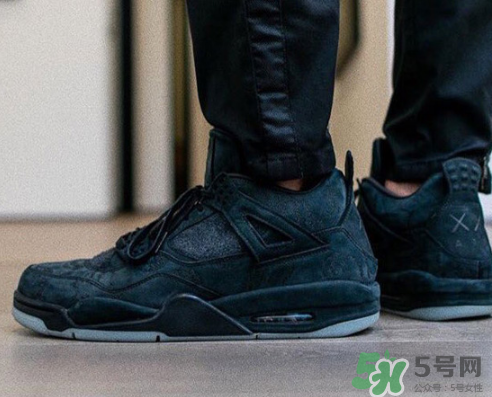 kaws與air jordan 4黑色版本親友限定款什么時候發(fā)售？